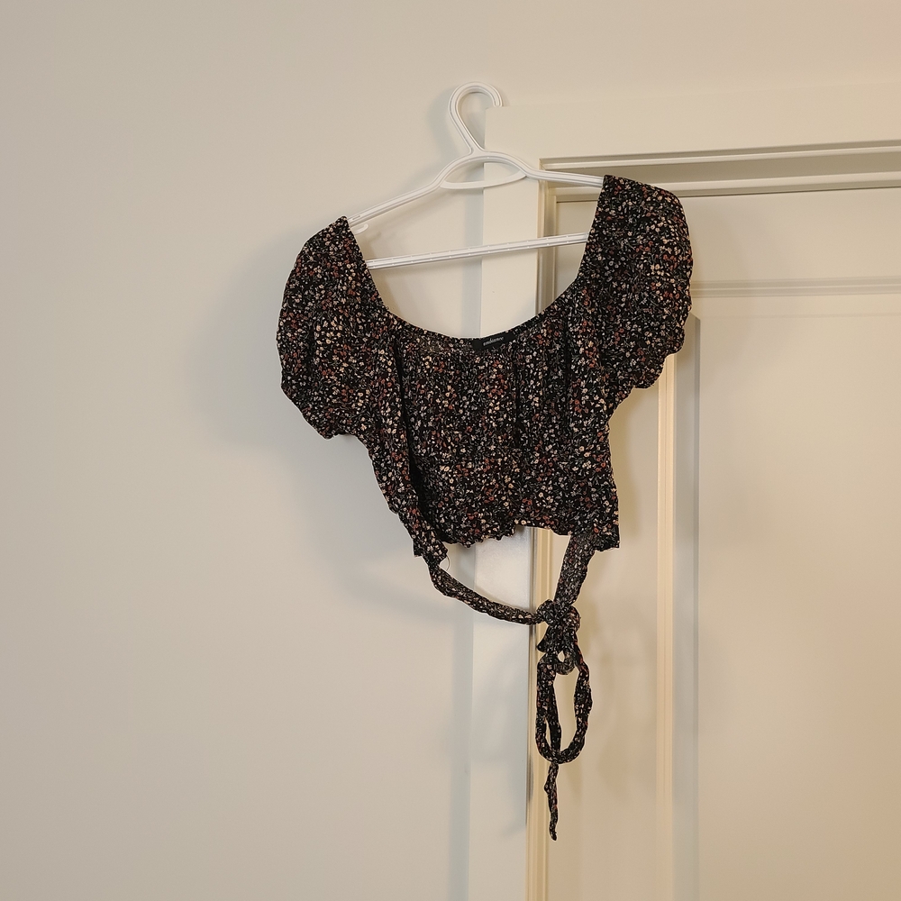 Ambiance Black Floral Puff Sleeve Crop Top